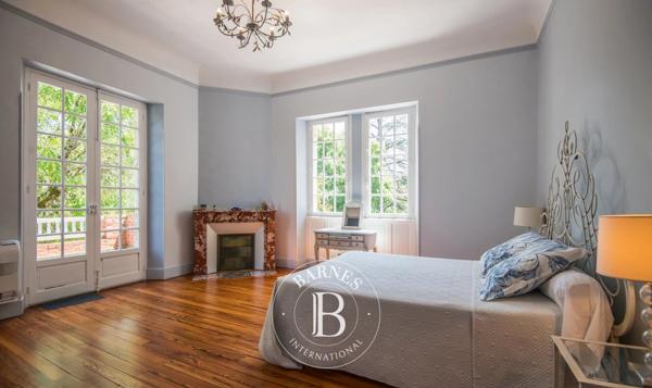 Caussade, Hôtel particulier 4 Chambres -  400 m² à vendre