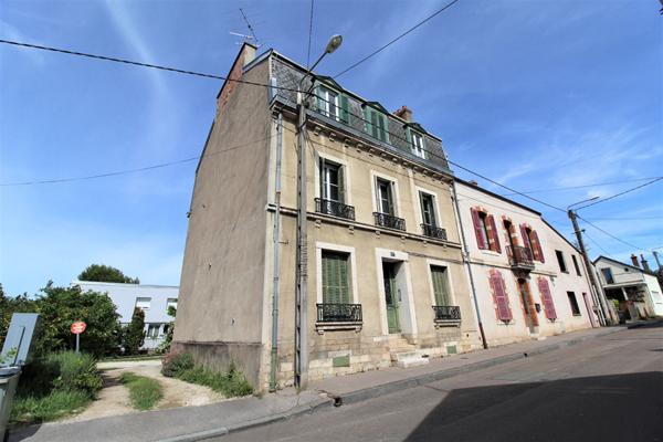 A VENDRE - T1 DIJON Place du 30 Octobre/FACS . Loué et meublé