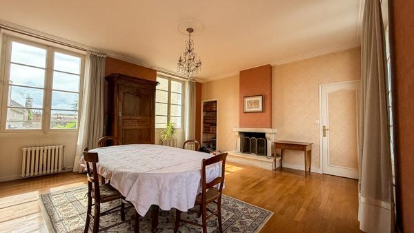 Appartement de 130m2 avec garage et espaces annexes