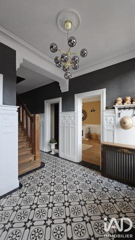 Maison à vendre 8 pièces 234 m² Saint-Amand-les-Eaux