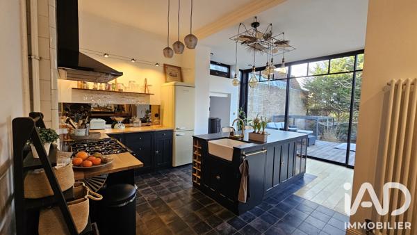 Maison à vendre 8 pièces 234 m² Saint-Amand-les-Eaux