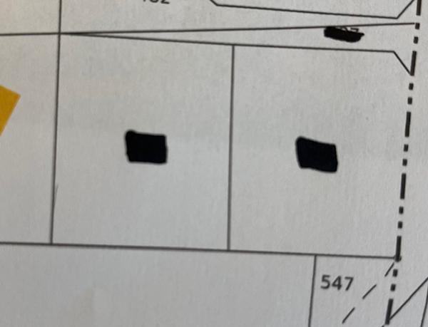 Rustrel (84400) Proche village et face à une zone inconstructible.