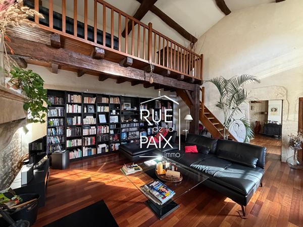 79370 AIGONDIGNE Longère de charme rénovée - de 220 M2