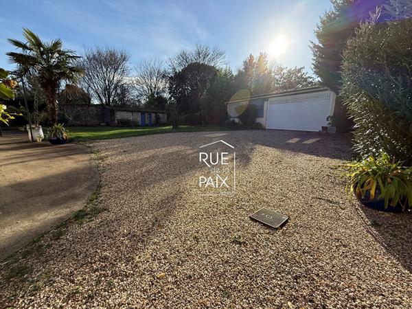 79370 AIGONDIGNE Longère de charme rénovée - de 220 M2