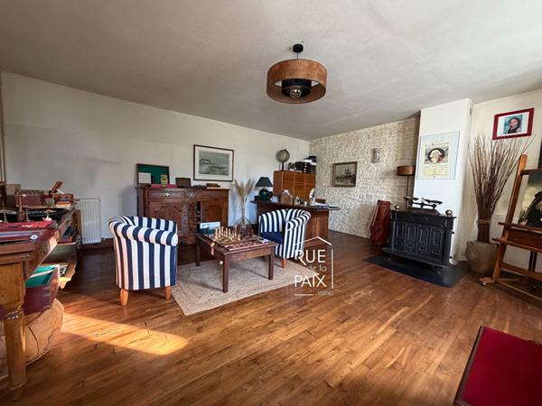 79370 AIGONDIGNE Longère de charme rénovée - de 220 M2