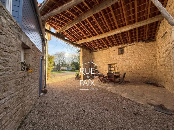 79370 AIGONDIGNE Longère de charme rénovée - de 220 M2