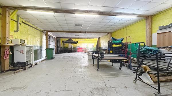 LOCAL COMMERCIAL avec MAISON sur 1000 M2 BORDURE ANCIENNE NATIONALE 10