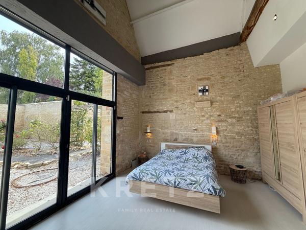 Propriété du XVIIIe rénovée dans un gout design, parc de 1/2Ha, dépendances, rivière