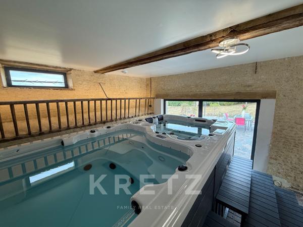 Propriété du XVIIIe rénovée dans un gout design, parc de 1/2Ha, dépendances, rivière