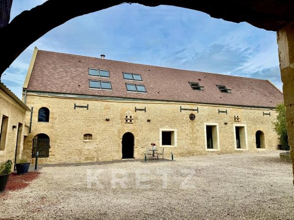 Propriété du XVIIIe rénovée dans un gout design, parc de 1/2Ha, dépendances, rivière