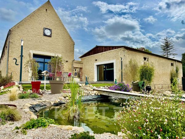 Propriété du XVIIIe rénovée dans un gout design, parc de 1/2Ha, dépendances, rivière