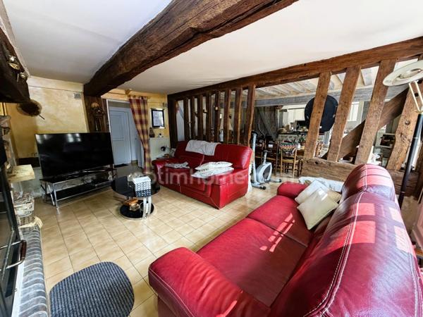 Maison normande de caractère de 121 m² avec 4 chambres, vie de plain-pied, Le Mesnil-Guillaume (14100), à moins de 10 minutes de Lisieux.