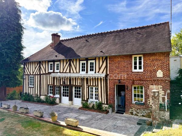 Maison normande de caractère de 121 m² avec 4 chambres, vie de plain-pied, Le Mesnil-Guillaume (14100), à moins de 10 minutes de Lisieux.
