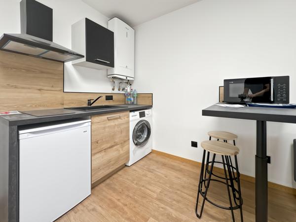 Studio entièrement refait à neuf, meublé et équipé, au calme