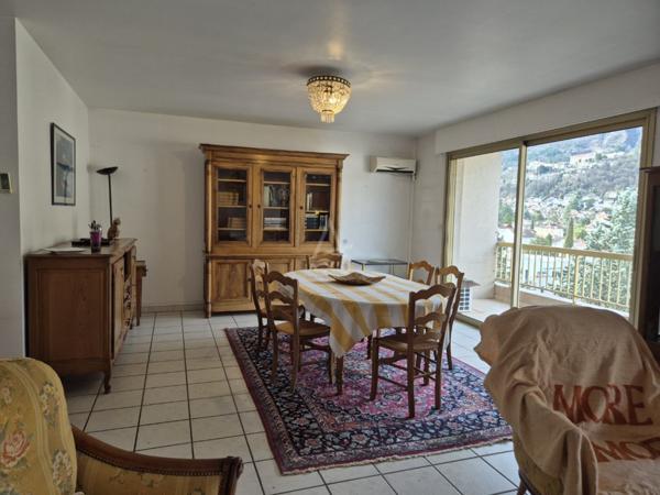 Les Ayguinards –– 110 m² – Dernier étage – Vue panoramique Belledonne et Chartreuse