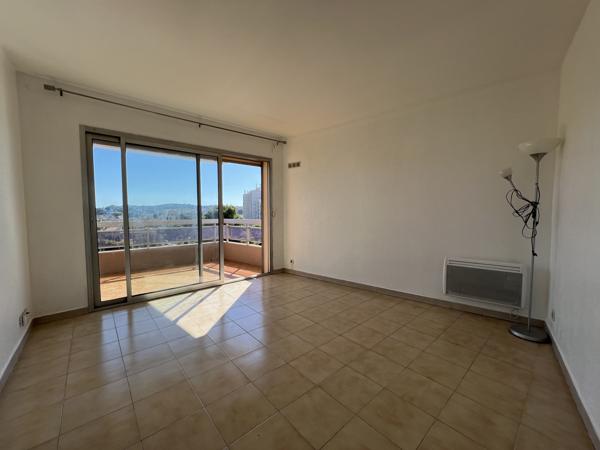 Le Cannet – A louer - 2 pièces avec terrasse, cave et parking
