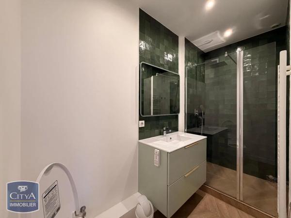 Appartement à louer 5 pièces 134.83m²