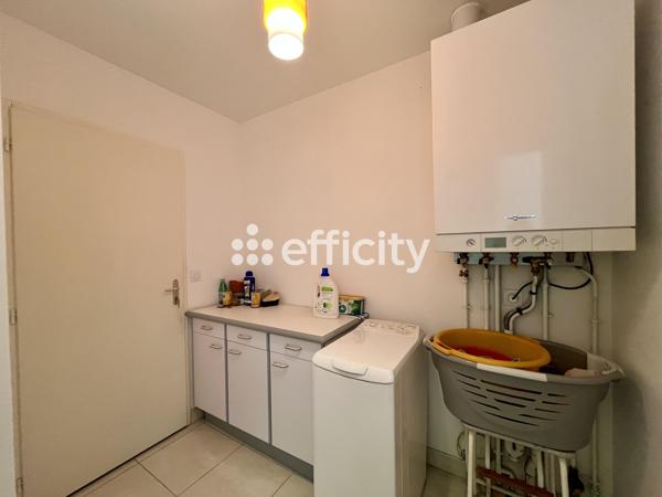 Maison
         3 pièces
        - 81 m² 225 000 € *