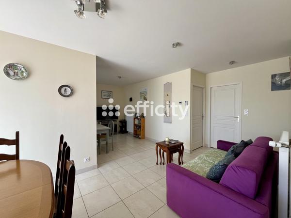 Maison
         3 pièces
        - 81 m² 225 000 € *