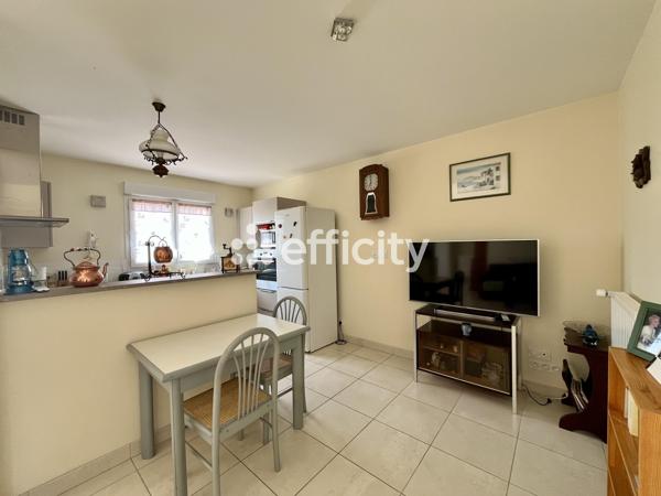 Maison
         3 pièces
        - 81 m² 225 000 € *