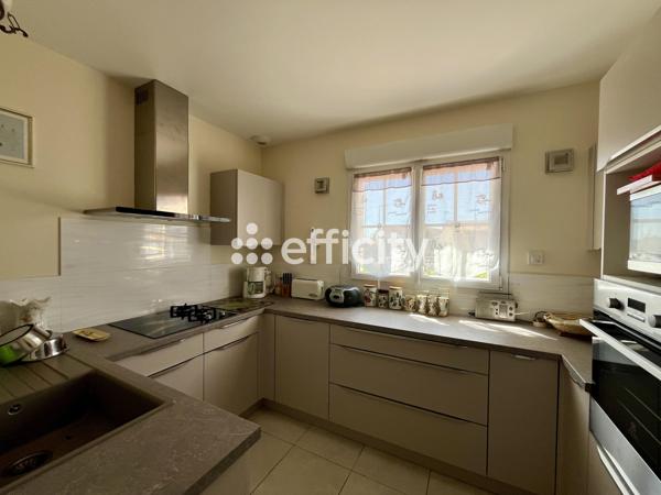 Maison
         3 pièces
        - 81 m² 225 000 € *