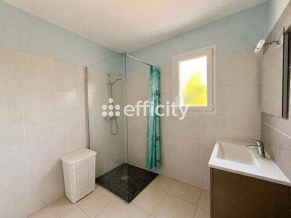 Maison
         3 pièces
        - 81 m² 225 000 € *