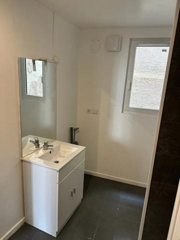 Location                                                      Appartement
                        
                     2 pièces                      41 m2                     à Béziers