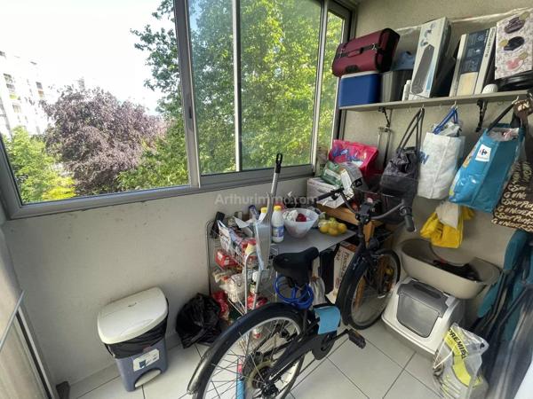 Vente                                                      Appartement
                        
                     5 pièces                      87 m2                     à Grenoble