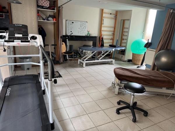 Immeuble en centre ville de Parigné l’évêque