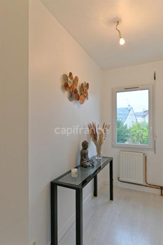 Houilles (78800) - Maison contemporaine 8 pièces, 5 chambres de 174 m², proche centre-ville