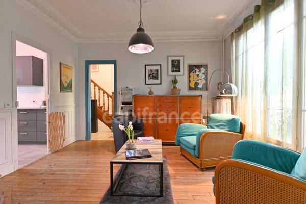 Houilles (78800) - Maison contemporaine 8 pièces, 5 chambres de 174 m², proche centre-ville