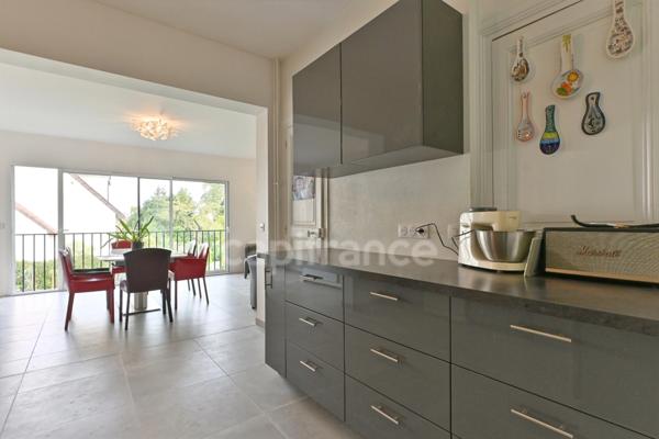 Houilles (78800) - Maison contemporaine 8 pièces, 5 chambres de 174 m², proche centre-ville