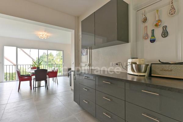 Houilles (78800) - Maison contemporaine 8 pièces, 5 chambres de 174 m², proche centre-ville