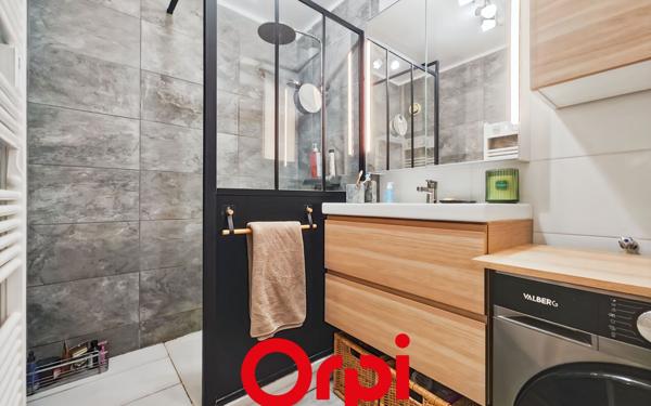 Appartement à vendre    2 pièces • 42,72 m2 Bandol