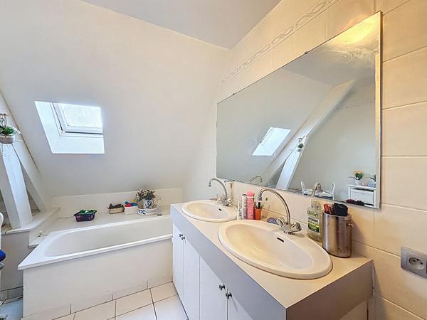 Achat maison Nazelles-Négron 109 m² 3 chambres