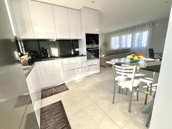 Plain pied entièrement rénové avec des prestations de qualités !