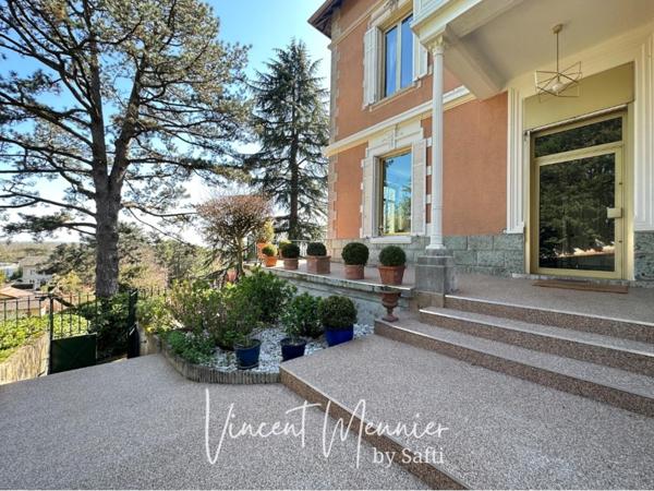 Maison de maître et son parc aux portes de Lyon !