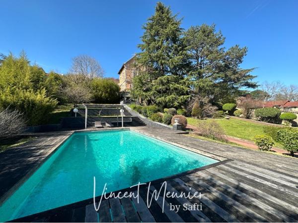 Maison de maître et son parc aux portes de Lyon !