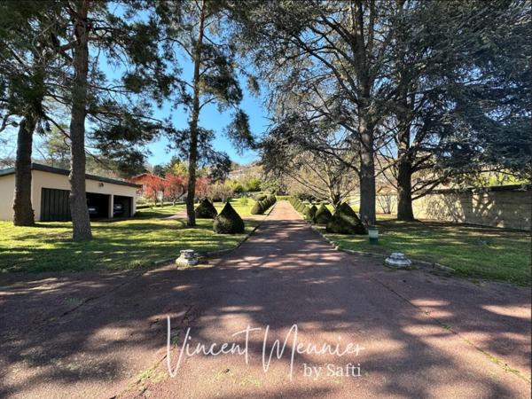 Maison de maître et son parc aux portes de Lyon !