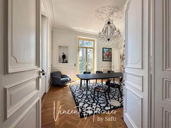 Maison de maître et son parc aux portes de Lyon !