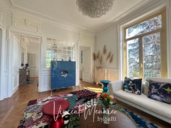 Maison de maître et son parc aux portes de Lyon !