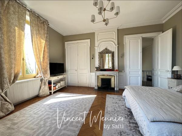 Maison de maître et son parc aux portes de Lyon !