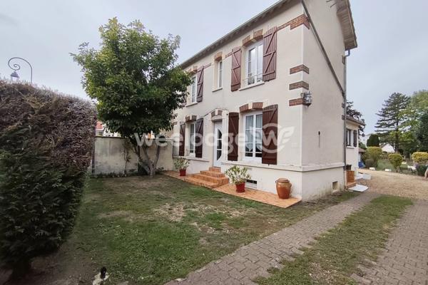 Maison à vendre 5 pièces de 110 m² à Saint-Rémy-sur-Avre
