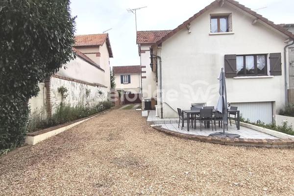 Maison à vendre 5 pièces de 110 m² à Saint-Rémy-sur-Avre