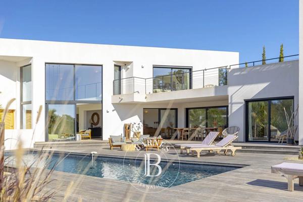Sainte-Lucie-de-Porto-Vecchio, Villa 5 Chambres -  254 m² à vendre