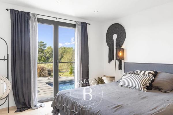 Sainte-Lucie-de-Porto-Vecchio, Villa 5 Chambres -  254 m² à vendre