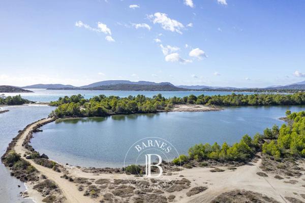 Sainte-Lucie-de-Porto-Vecchio, Villa 5 Chambres -  254 m² à vendre