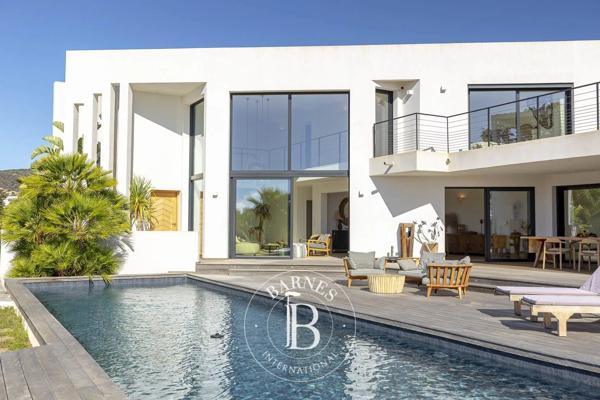 Sainte-Lucie-de-Porto-Vecchio, Villa 5 Chambres -  254 m² à vendre