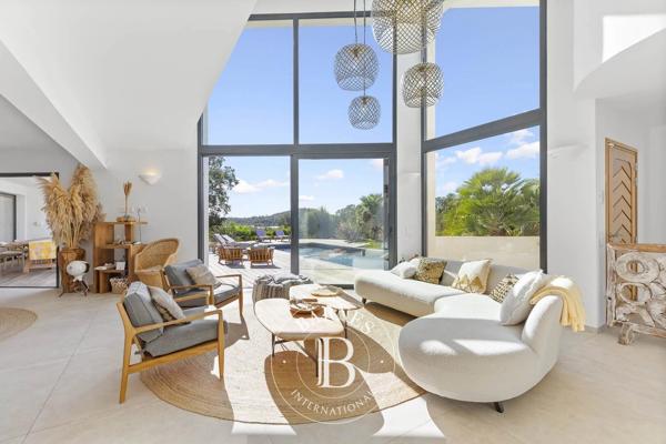 Sainte-Lucie-de-Porto-Vecchio, Villa 5 Chambres -  254 m² à vendre