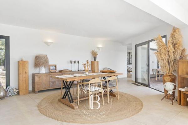 Sainte-Lucie-de-Porto-Vecchio, Villa 5 Chambres -  254 m² à vendre